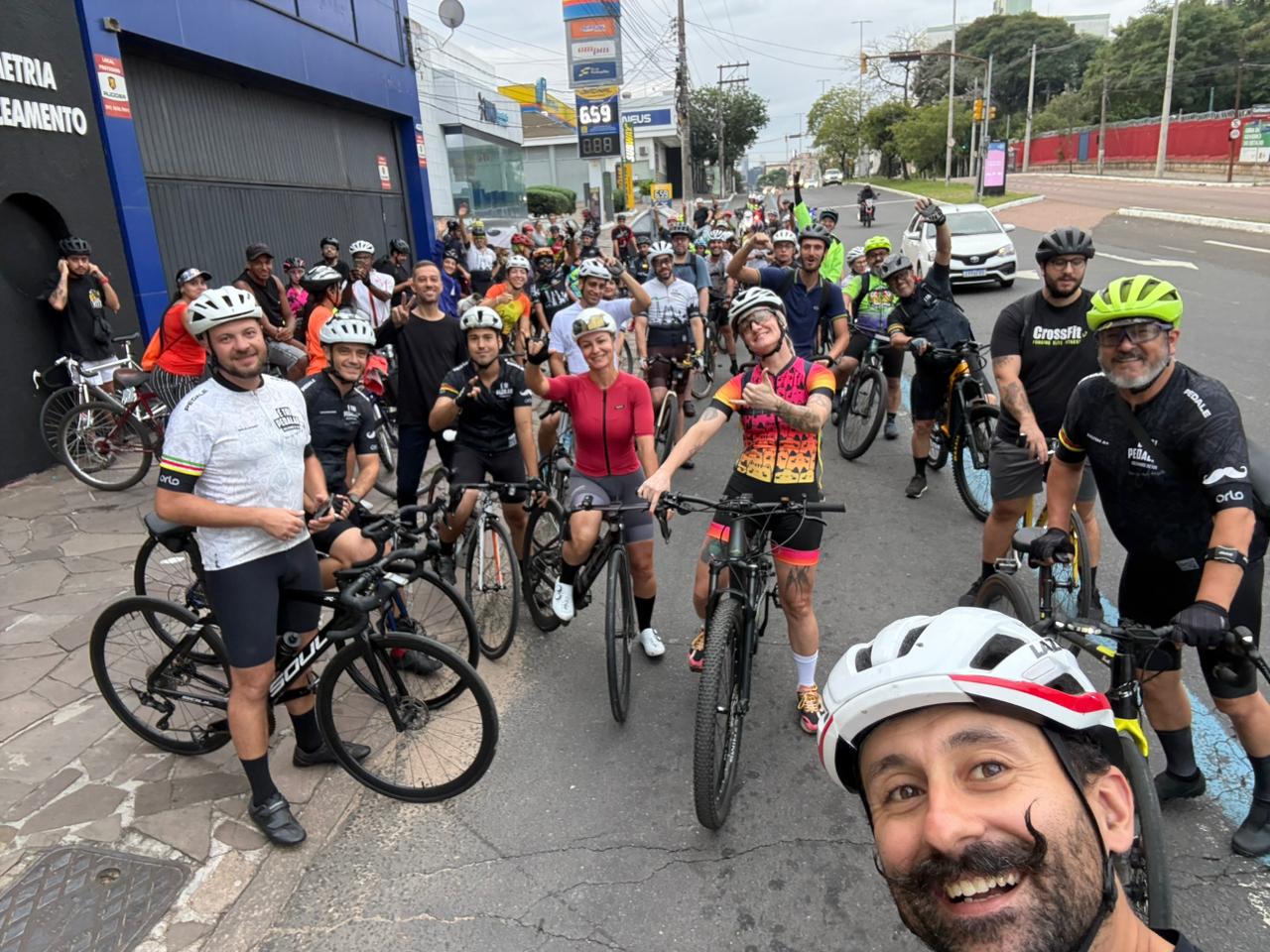 Happy Hour - 2 anos de É Tri!